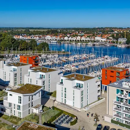 Promenadenvilla 23 07 * Lübeck